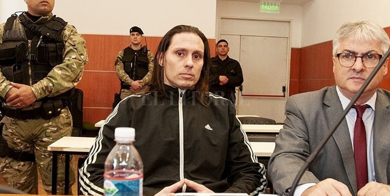 Pérez Corradi soltó cucarachas en la sala de audiencias y suspendieron el inicio del juicio