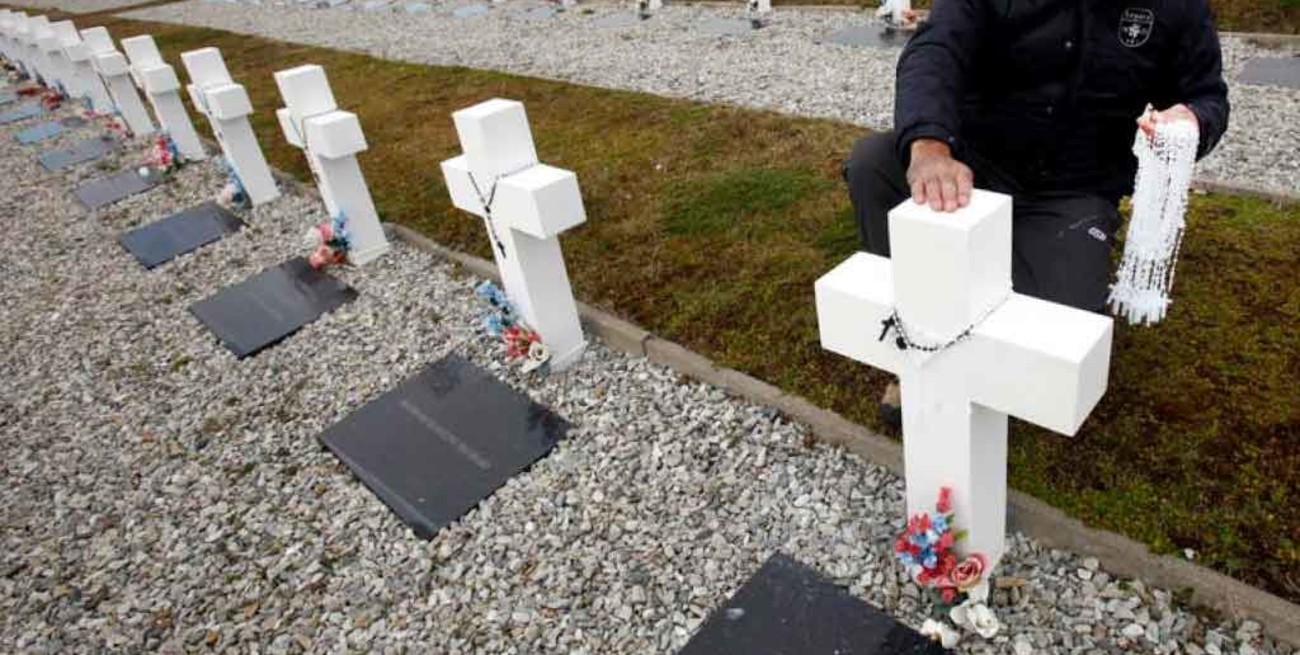 Islas Malvinas: identificaron a otro soldado enterrado como NN