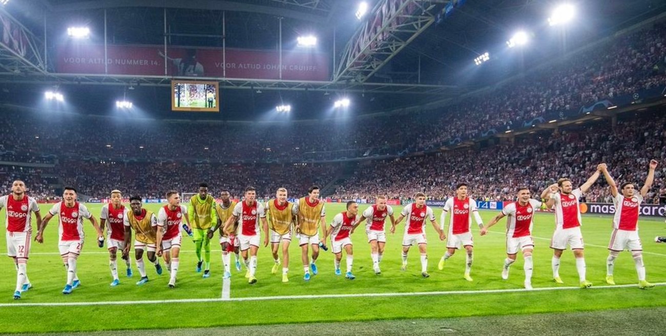 Ajax clasificó a la fase de grupos de la Champions