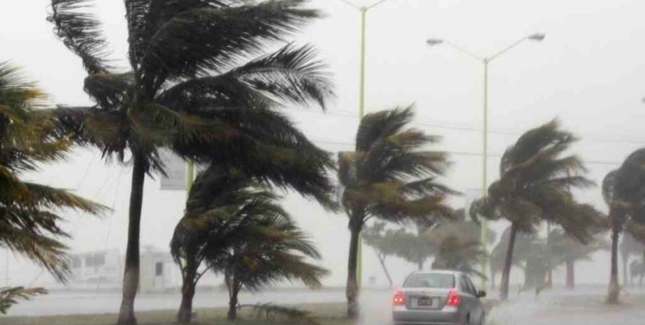 Varias islas del Caribe en alerta ante un fuerte ciclón