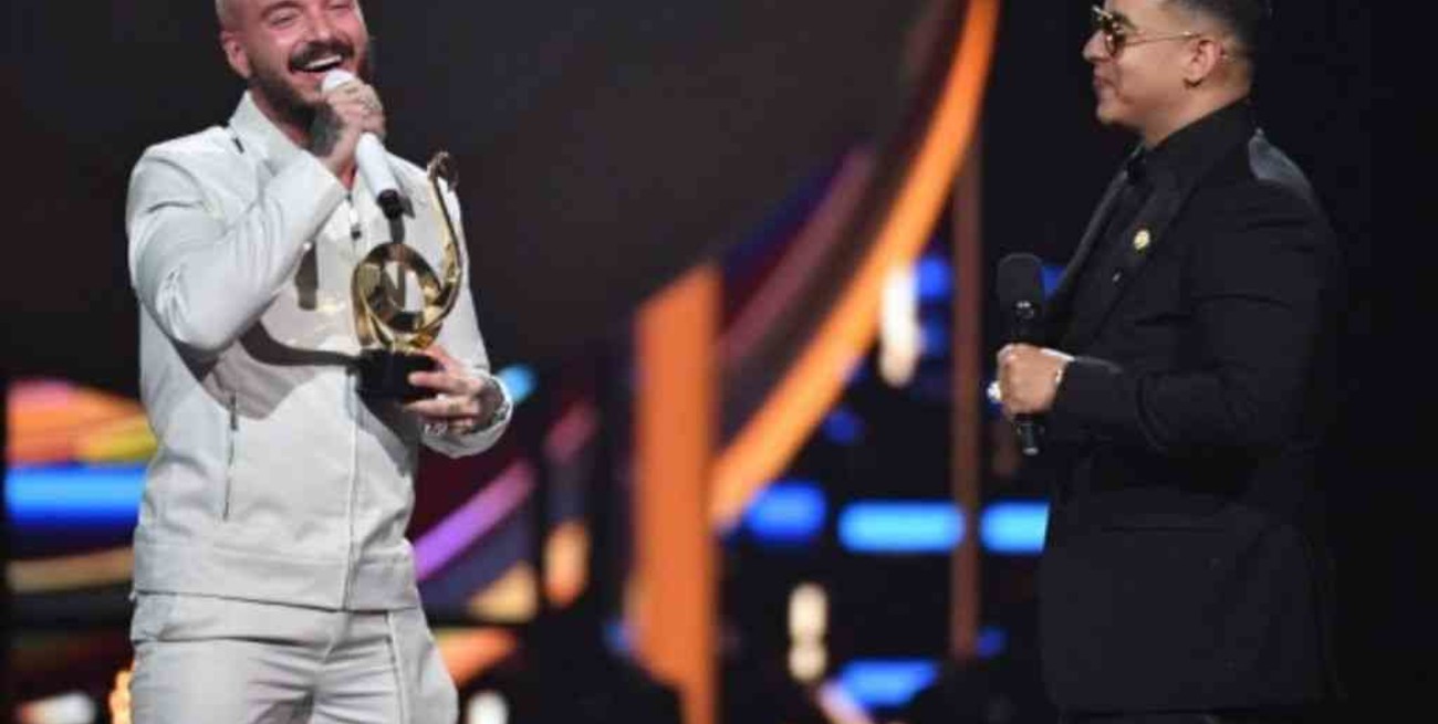 J Balvin fue homenajeado como Ícono Mundial en los Premio Lo Nuestro 2020