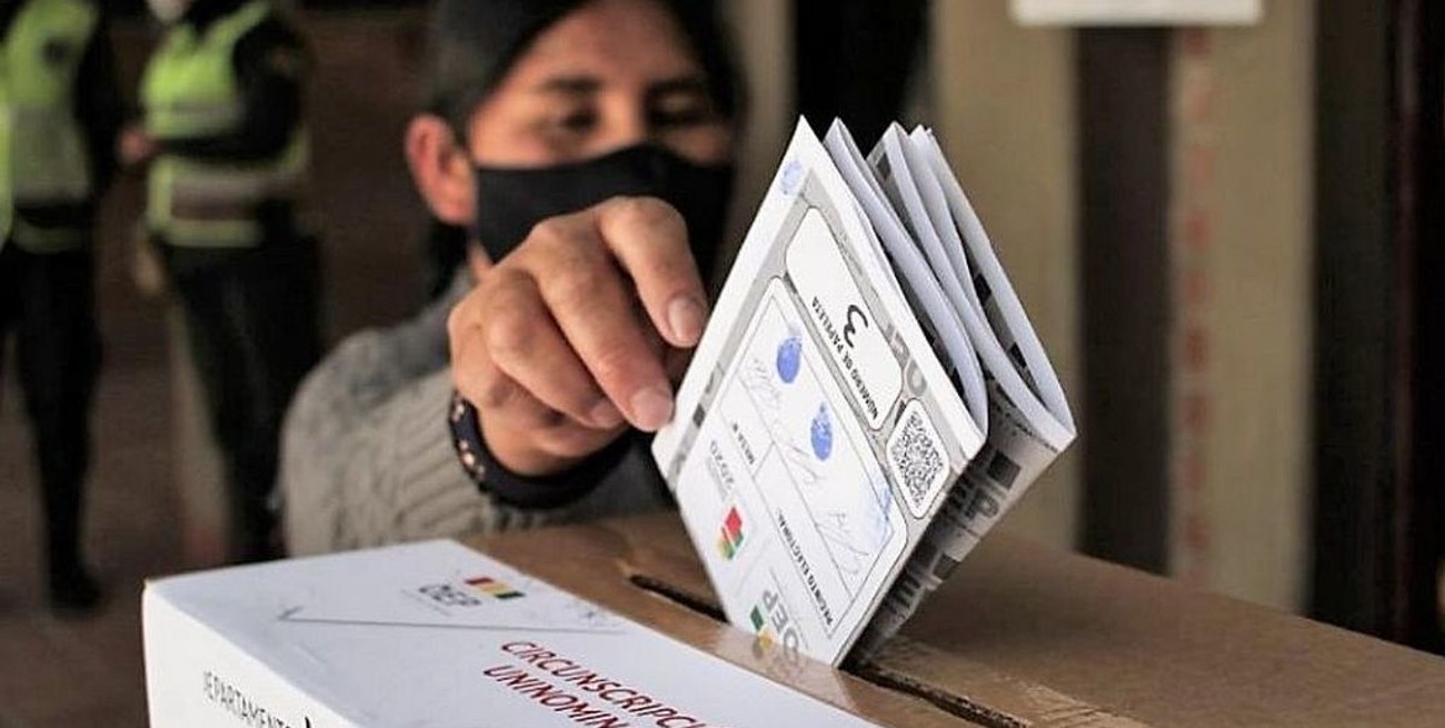 Más de 142.000 bolivianos votarán este domingo en 16 provincias argentinas