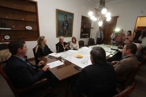 ELLITORAL_212638 |  Guillermo Di Salvatore La secretaria de Energía -otra vez a puertas cerradas- se reunió con el vicegobernador Carlos Fascendini y un grupo de senadores del oficialismo y la oposición.