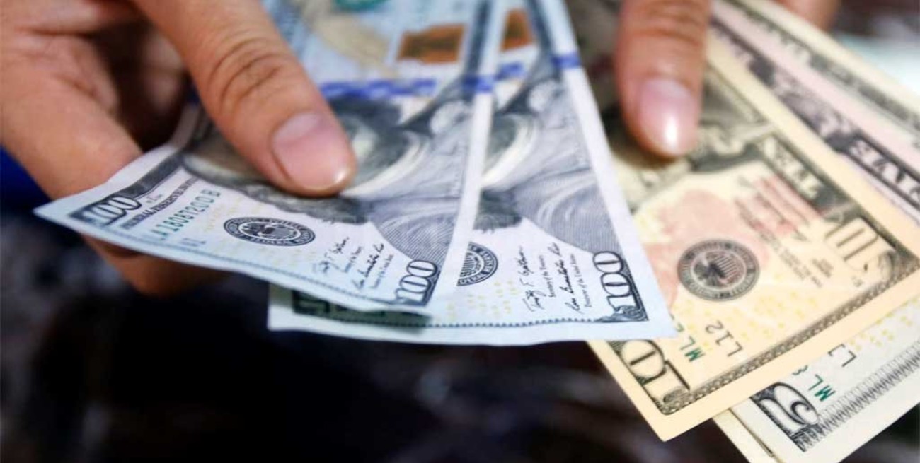 Dólar Hoy: Tras un lunes de anuncios la divisa cerró en $ 38,99