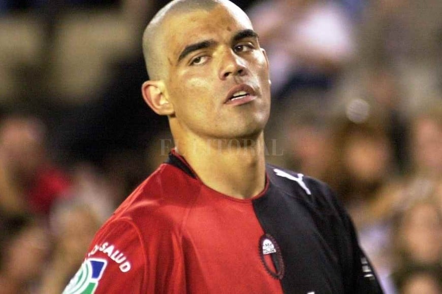 ELLITORAL_330630 |  El Litoral Colón, lugar donde cumplió con el sueño del pibe y con el  Coco  Basile como DT.