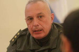 ELLITORAL_216341 |  Manuel Fabatia Los comandantes Guillermo Danielis (foto) y Américo Godoy explicaron el trabajo integrado de las fuerzas de seguridad federales en Santa Fe.