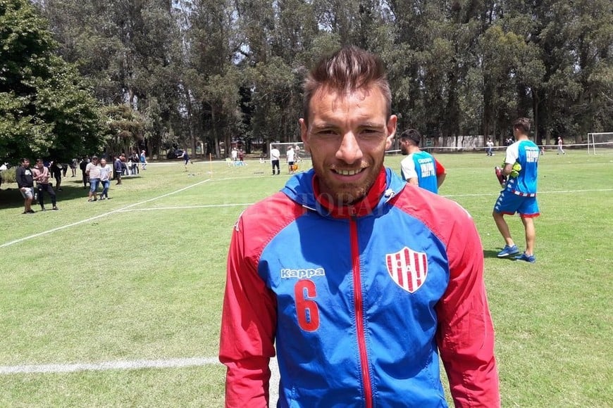 ELLITORAL_280382 |  El Litoral Jonathan Bottinelli, el experimentado defensor de Unión, que a los 35 años se siente con las ganas del primer día y muestra un alto nivel de preparación y cuidado en lo físico.