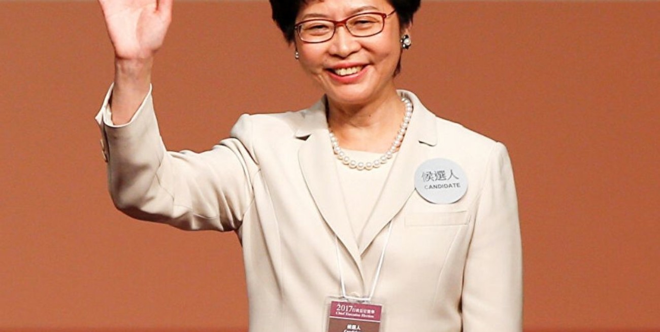El presidente chino elogió a la gobernadora de Hong Kong, donde persisten protestas