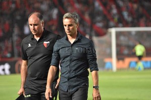 ELLITORAL_274555 |  Pablo Aguirre Fue derrota. El último partido que dirigió Lavallén en Colón, fue en Santa Fe y ante Aldosivi, que lo superó ampliamente.