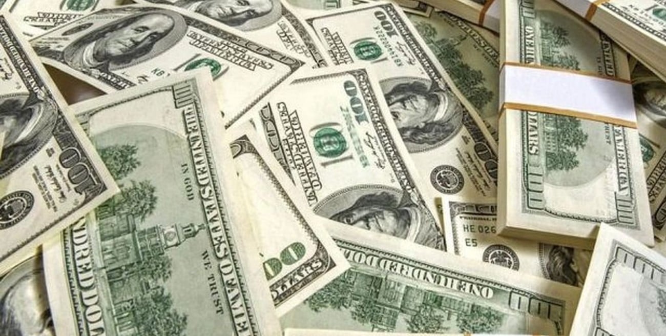El dólar subió 33 centavos y alcanzó su mayor precio en lo que va del año