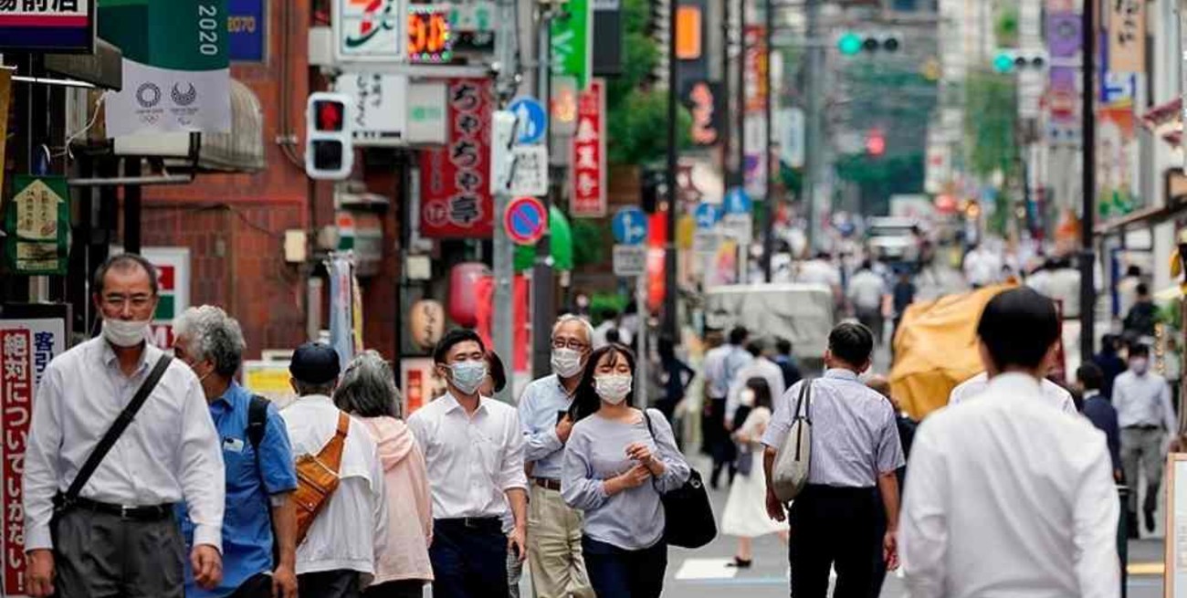 Crece la alarma en Japón por "impactantes cifras" récord de casos de coronavirus