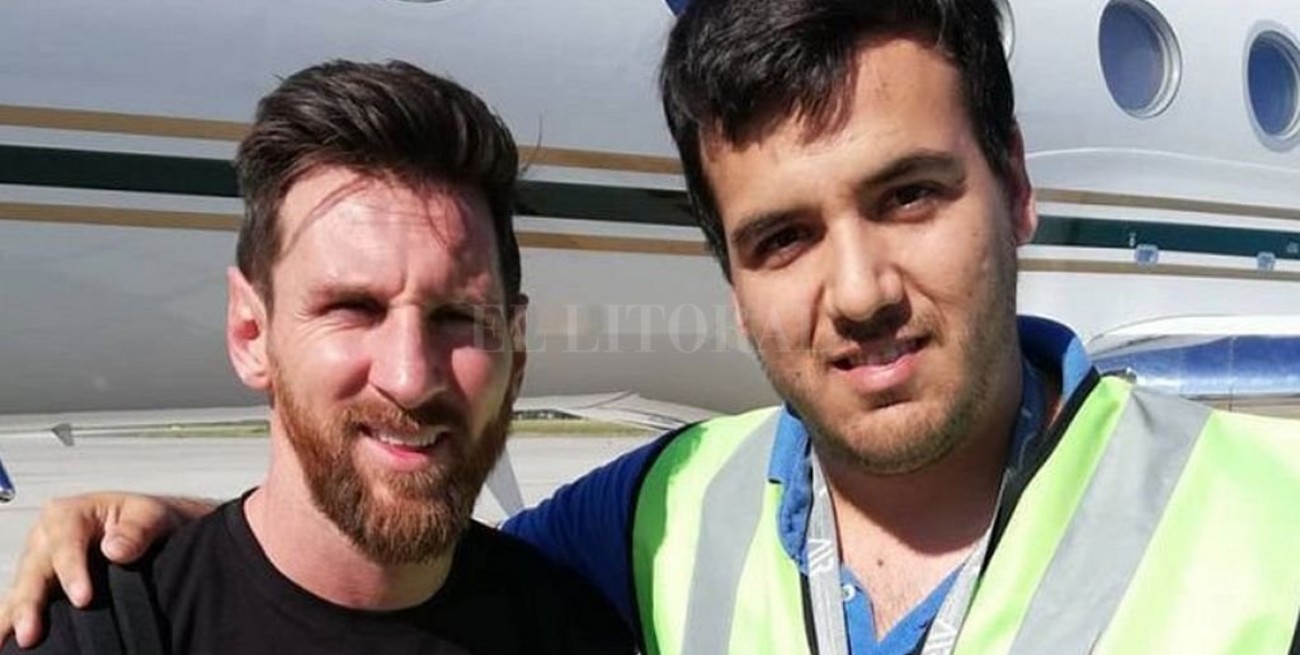 Messi llegó a Rosario en su avión privado para pasar las fiestas con su familia