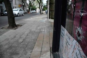 ELLITORAL_233279 |  Marcelo Manera Los disparos quedaron en paredes cercanas al edificio público