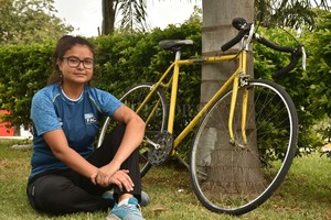ELLITORAL_239236 |  Luis Cetraro Viajera. La joven santafesina tiene todo casi listo para partir, pero todavía recibe donaciones de quienes puedan colaborar.