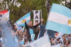 ELLITORAL_266526 |  Gustavo Cabral Macri convocó a  votar el domingo  por el  orgullo de ser argentinos .