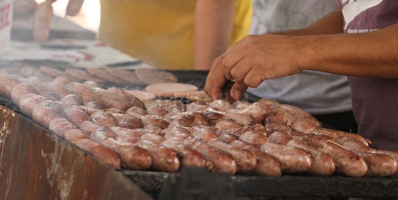El gobierno porteño prohibió la venta callejera de alimentos en los alrededores de los estadios