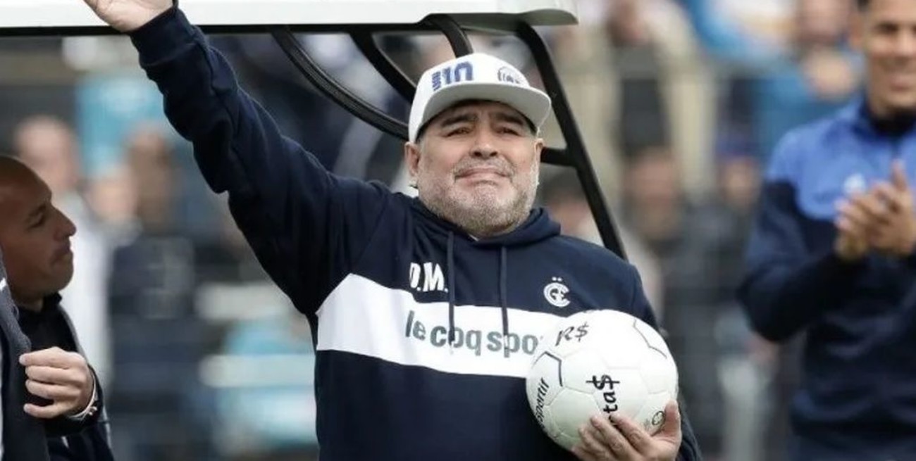 Maradona dejó de ser el entrenador de Gimnasia y Esgrima La Plata