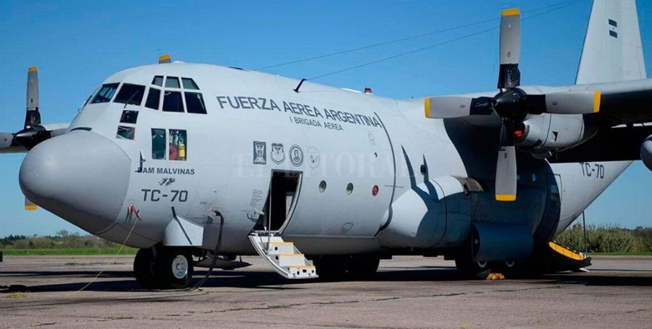 Enviarán dos aviones Hércules para traer a los argentinos varados en Perú