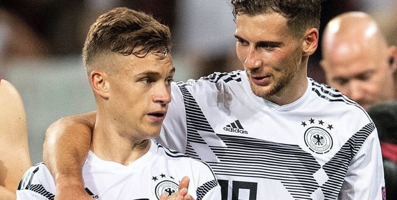 Dos futbolistas de la selección alemana donarán un millón de euros
