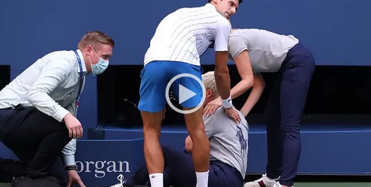 US Open: Djokovic fue descalificado por pegarle un pelotazo a una jueza de línea