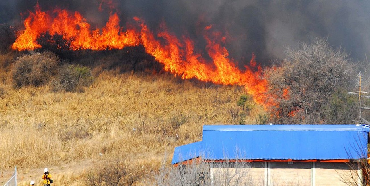 Nueve provincias continúan afectadas por los incendios en el país
