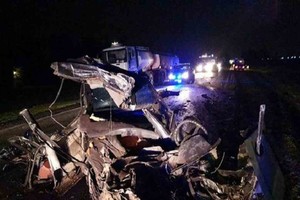 Dos muertos tras un choque frontal entre un camión y un automóvil sobre ...