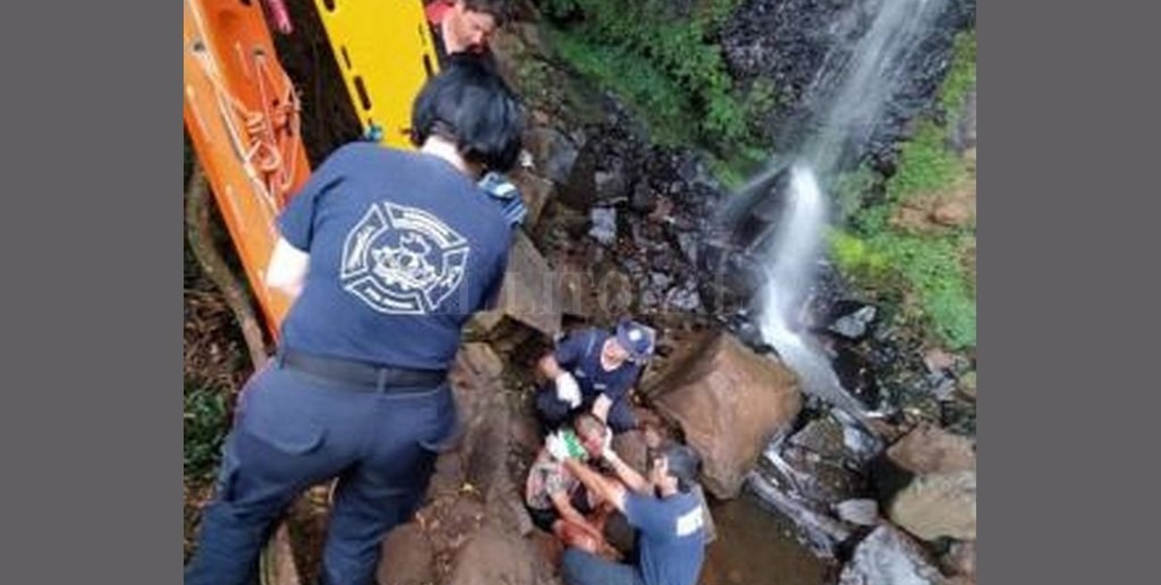 Un turista está grave tras caer al vacío en Cataratas de Iguazú