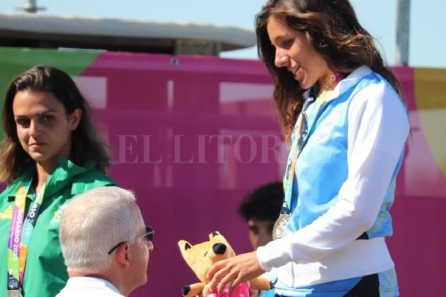 ELLITORAL_241301 |  Web Suramericanos oficial Armas y Kai Ditsch se subieron al escalón más alto del podio en la competencia de wakeboard en los Juegos Suramericanos de Playa. La actividad se desarrolló en el lago de Puerto Roldán.