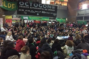 ELLITORAL_221463 |  El Litoral En Asamblea, los estudiantes decidieron marchar este lunes hacia rectorado
