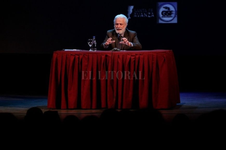 ELLITORAL_226916 |  Pablo Aguirre En la conferencia, Tonucci se refirió a la importancia de otorgarle lugar a las personas en las ciudades