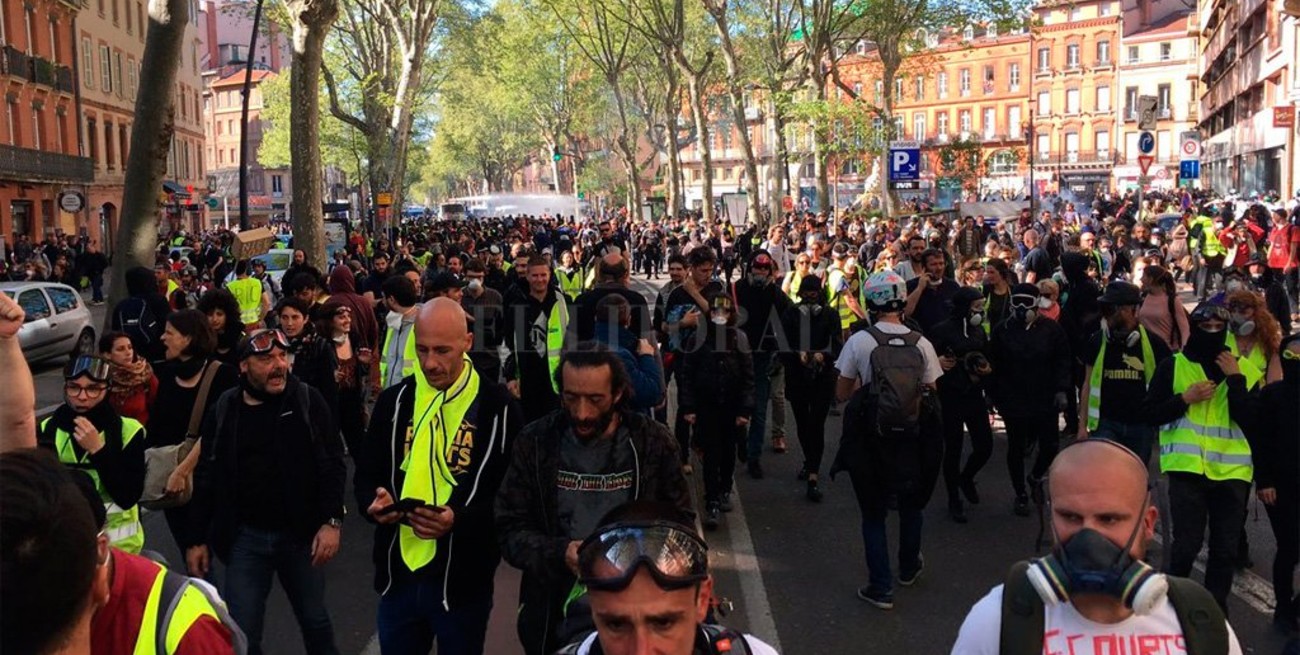 "Chalecos amarillos" hicieron su vigésima segunda marcha en Francia