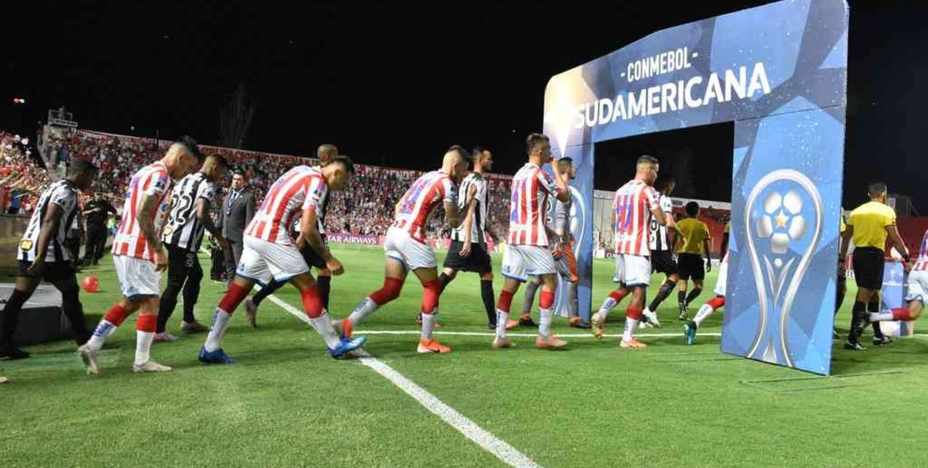 Unión juega de local y define afuera en la Sudamericana