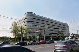 Mauricio Garín Ahora  esTAS  en Conmebol. Los ecuatorianos de Técnico Universitario, que desde un primer momento denunciaron a Pinos, fueron citados por la Conmebol como testigos a favor de Colón.