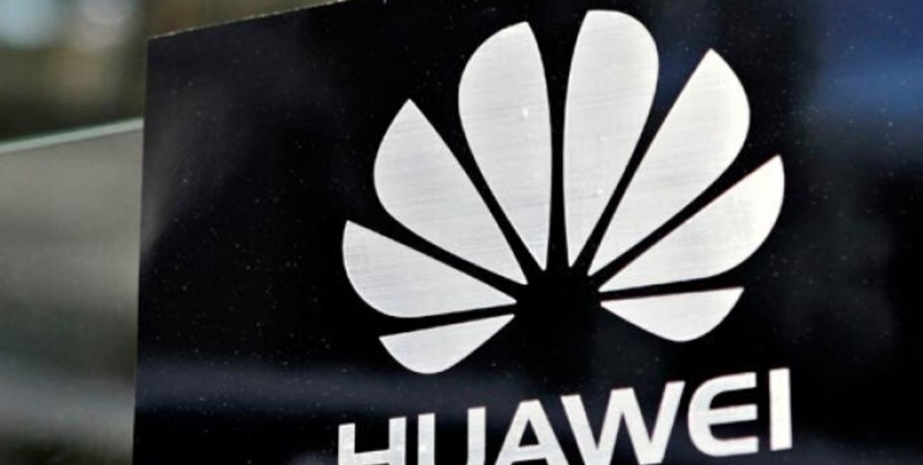 España pide a los empleados de Defensa que no se conecten con equipos de Huawei