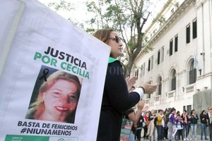 ELLITORAL_326182 |  Pablo Aguirre Reclamos de Justicia a un año del femicidio de la enfermera Cecilia Burgadt.