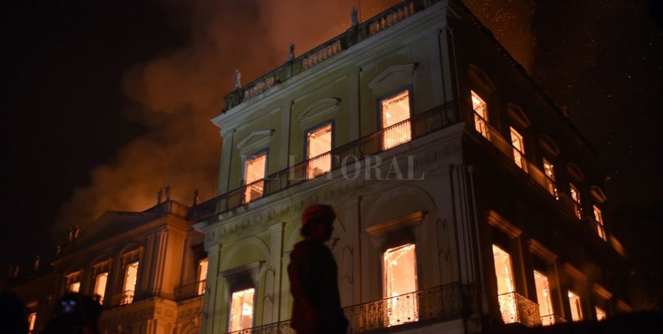Un enorme incendio destruyó el Museo Nacional de Brasil