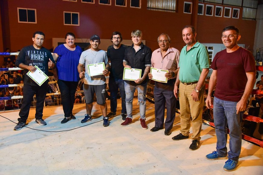 ELLITORAL_274008 |  Daniel Gallo Reconocimientos. Diego Alzugaray, Diego Madolé, Juan Ríos y Rufino Cabrera estuvieron presentes en Recreo. Las trayectorias de los destacados ex boxeadores fueron reconocidos por distintas autoridades locales arriba del ring.