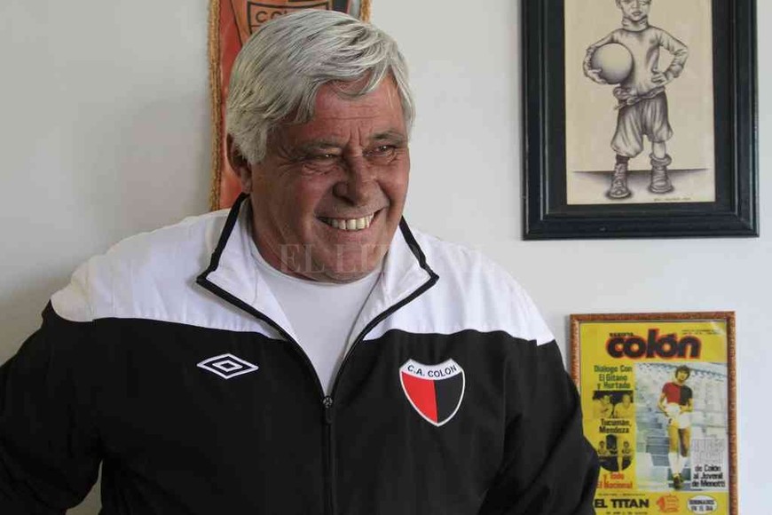 ELLITORAL_326711 | Luis Cetraro El gran Cococho Alvarez, uno de los grandes y eternos ídolos de Colón, dueño de una zurda prodigiosa y un talento excepcional. Llegó de Estudiantes y se convirtió en uno de los jugadores más queridos de todos los tiempos.