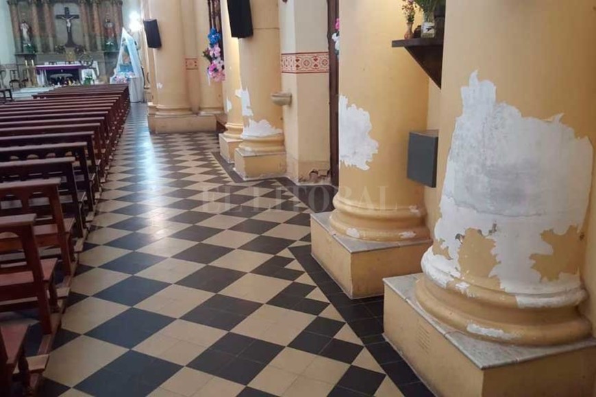 ELLITORAL_274577 |  El Litoral Huellas  del paso del tiempo. Lo recaudado en el evento será destino a la puesta en valor del edificio de la Inmaculada. Los daños en el interior y exterior son notorios.
