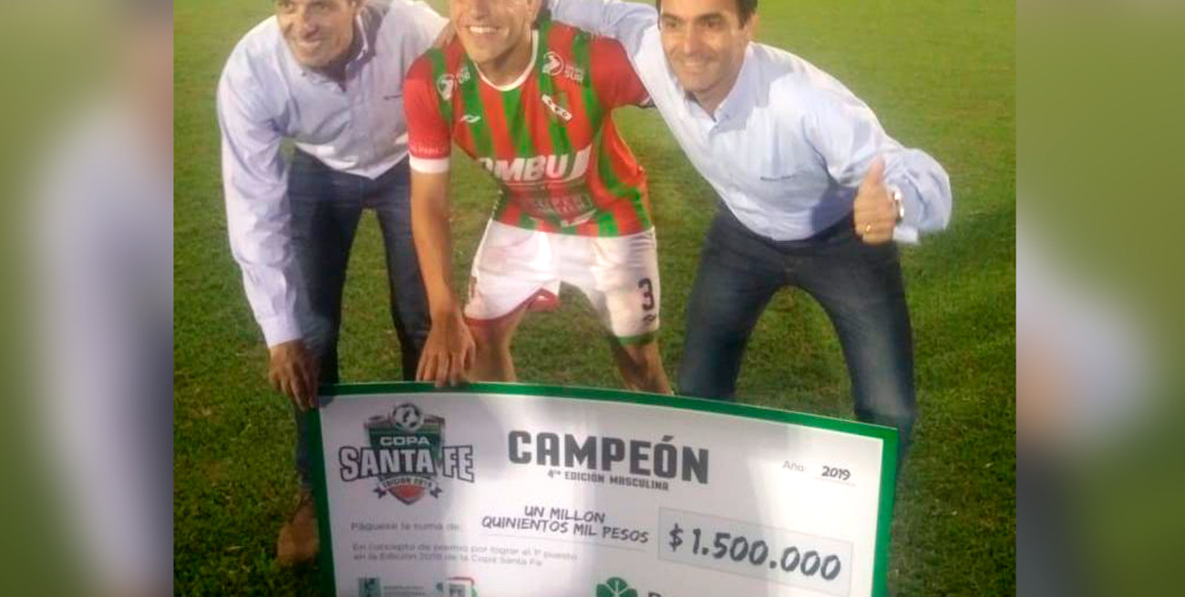 Banco Santa Fe premió a Sportivo Las Parejas, campeón de la Copa Santa Fe