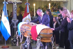ELLITORAL_223011 |  Internet Sus restos son velados en el Centro Cívico del Bicentenario de Córdoba. El sepelio será mañana al mediodía