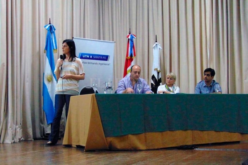 ELLITORAL_266176 |  Prensa UTN Los hogares pobres energéticamente destinan en promedio de un 22 % de sus ingresos para abastecerse de energía, 16 % en electricidad y 6 % para el gas , explicó la investigadora Betzabet Morero.