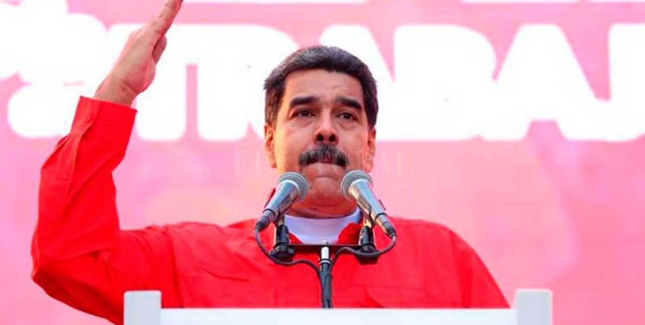 Maduro ante militares: "Llegó la hora de combatir"