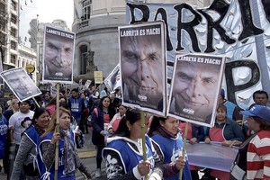 ELLITORAL_263197 |  Telam Manifestación frente a la Legislatura porteña.