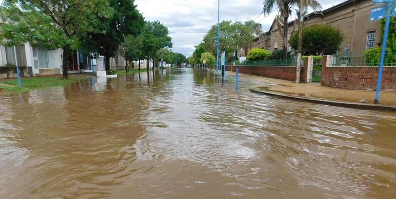 Calles anegadas y otras complicaciones San Jerónimo Norte por el temporal