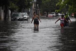 ELLITORAL_275949 |  Luis Cetraro Emergencia. Durante la tarde del sábado y la madrugada del domingo se vivieron las horas más críticas del temporal.