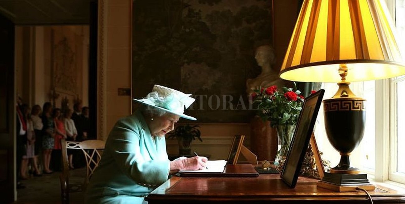 Isabel II publica condolencias para los pueblos de Canadá y Omán