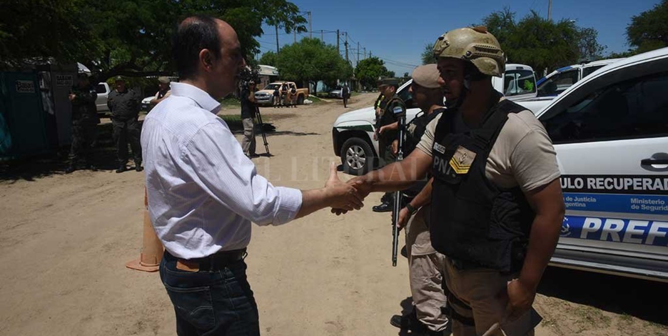 Corral pidió más fuerzas de seguridad en Santa Fe a cuenta de la deuda de Nación
