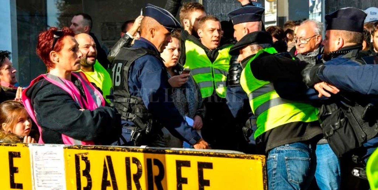 Un muerto y 47 heridos tras manifestaciones en Francia