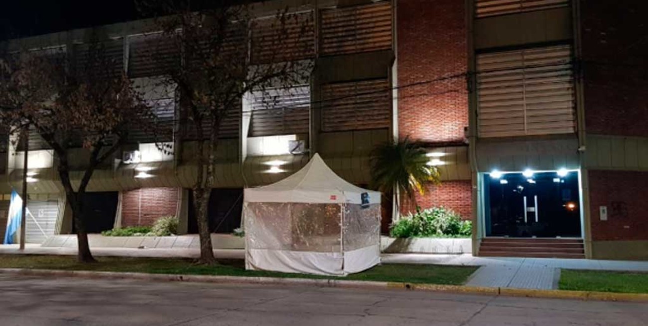 Instalaron una "carpa del aguante" en la sede de Vicentin en Avellaneda